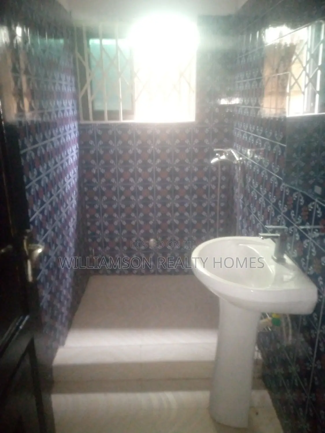 2bdrm Apartment in Community 18 Area, Spintex for rent