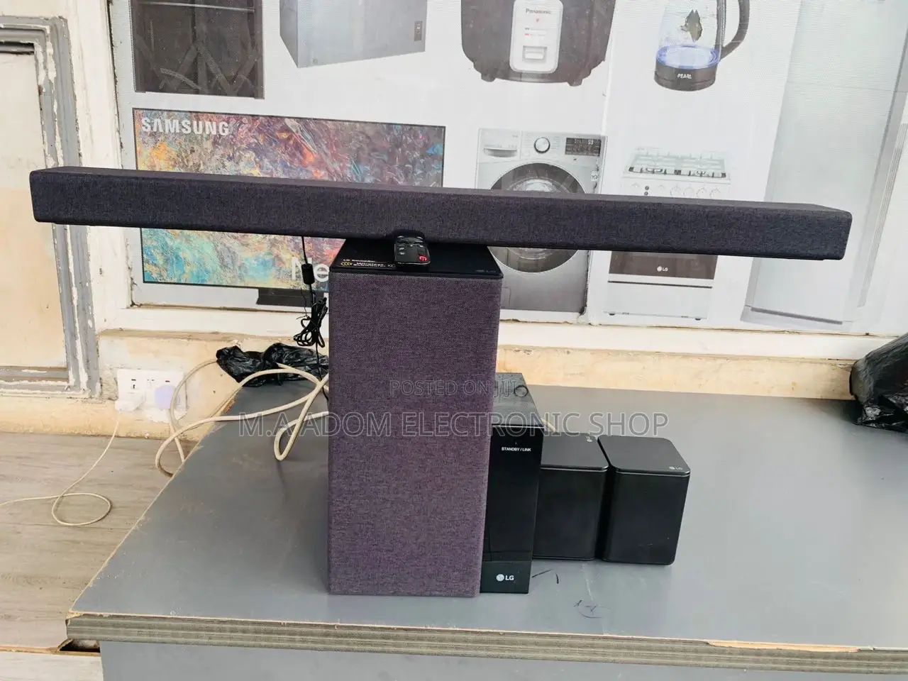 Lovely Design Lg Sp7r. 7.1 Channel Bluetooth Sound Bar.