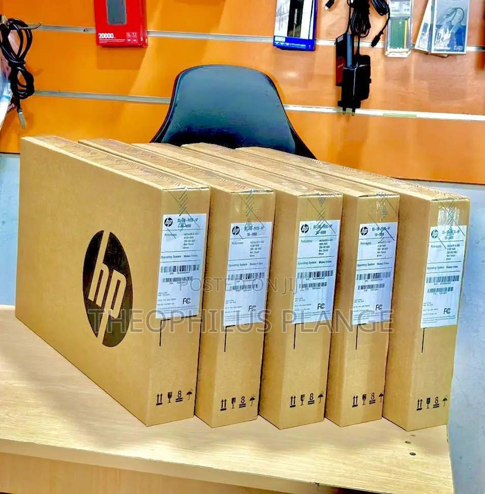 New Laptop HP 15-F272wm 8GB Intel Core I5 SSD 256GB