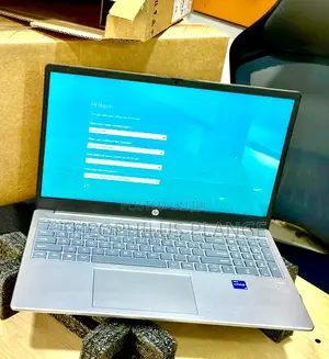 New Laptop HP 15-F272wm 8GB Intel Core I5 SSD 256GB