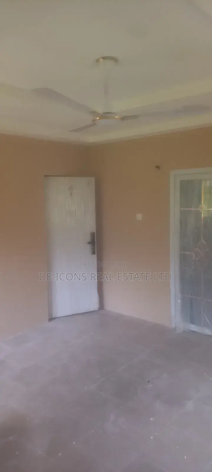 3bdrm Duplex in De-Icons Real Estate, Awutu Senya East Municipal