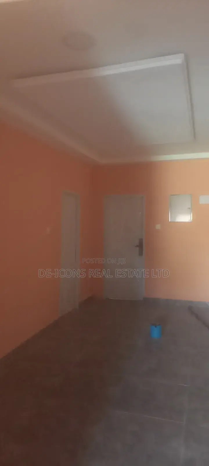 3bdrm Duplex in De-Icons Real Estate, Awutu Senya East Municipal