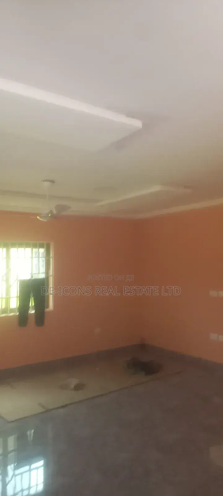 3bdrm Duplex in De-Icons Real Estate, Awutu Senya East Municipal
