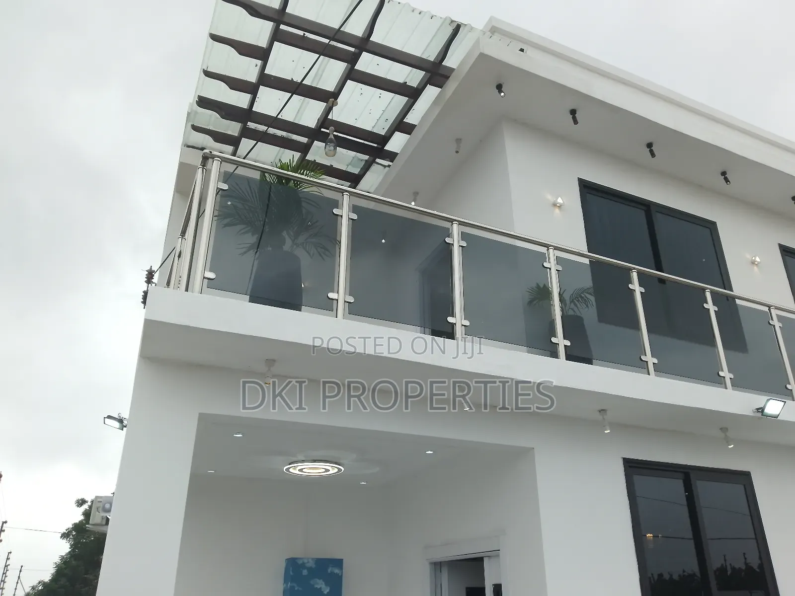 3bdrm House in Dki Properties, Adenta for sale