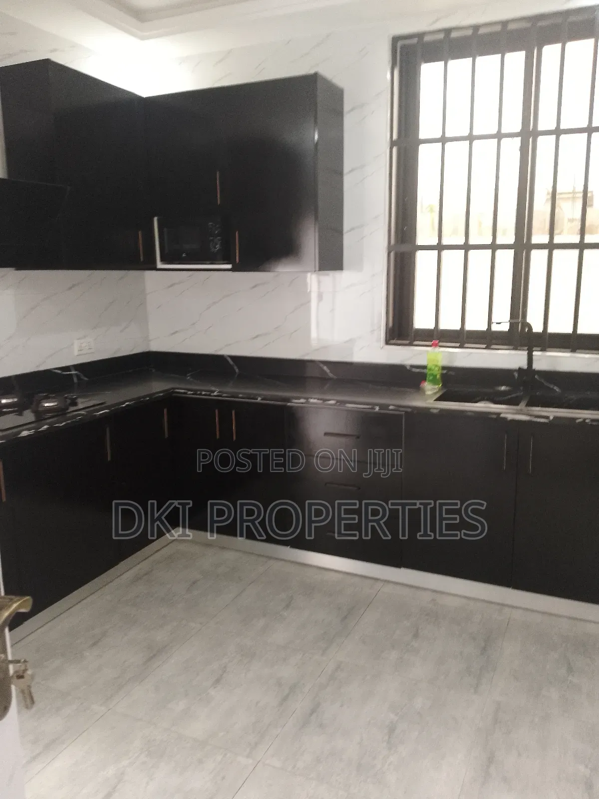 3bdrm House in Dki Properties, Adenta for sale