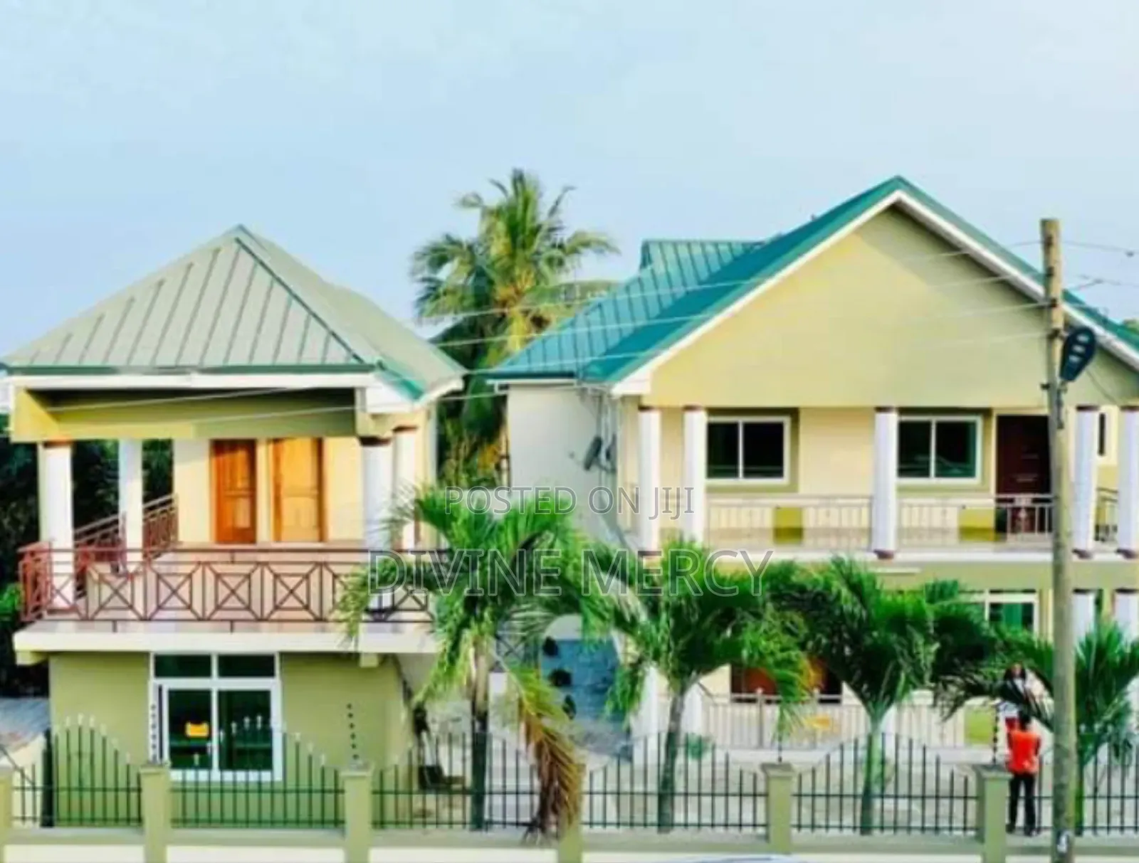 5bdrm Duplex in Camp Road, Awutu Senya East Municipal for sale