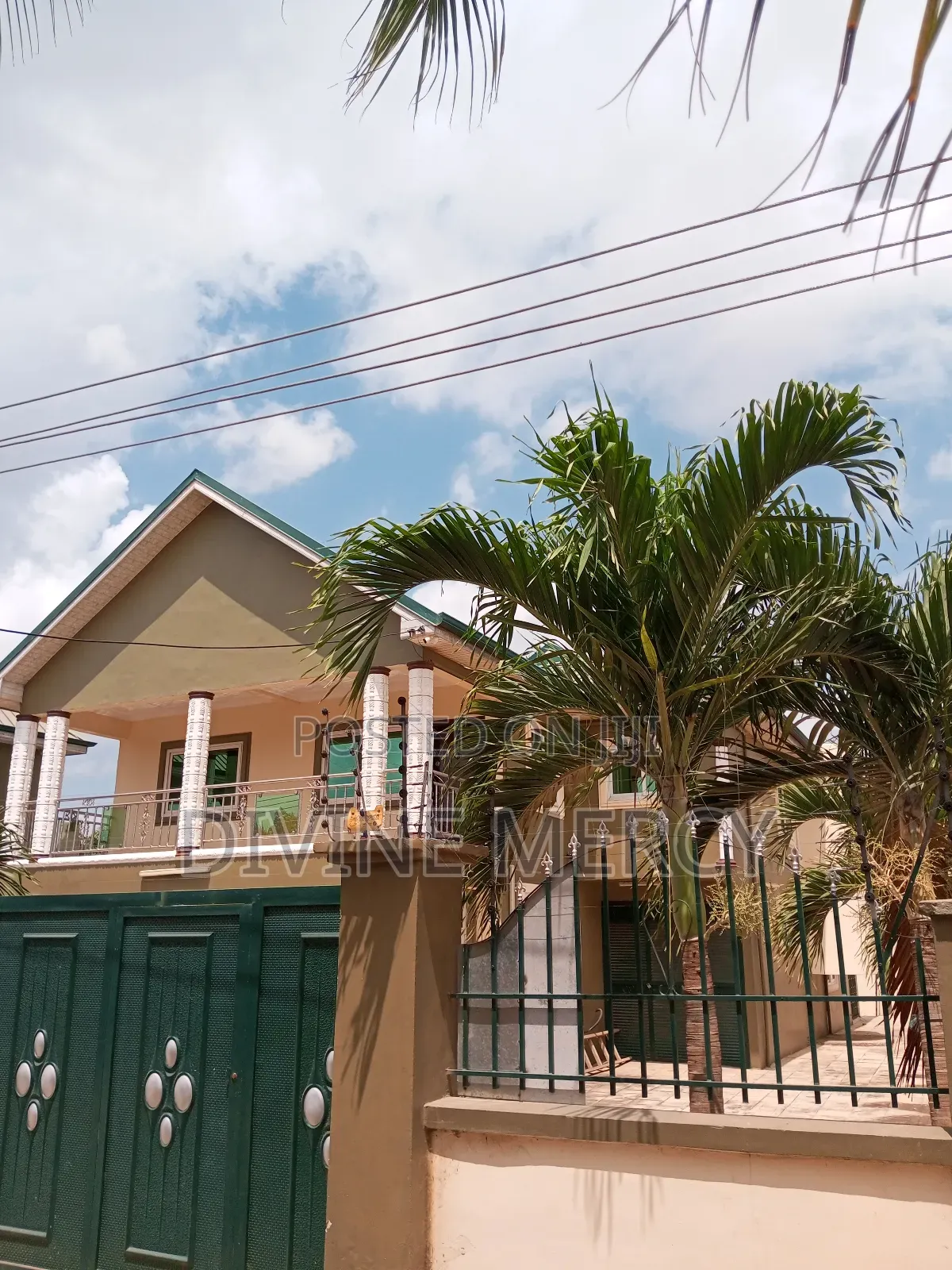 5bdrm Duplex in Camp Road, Awutu Senya East Municipal for sale