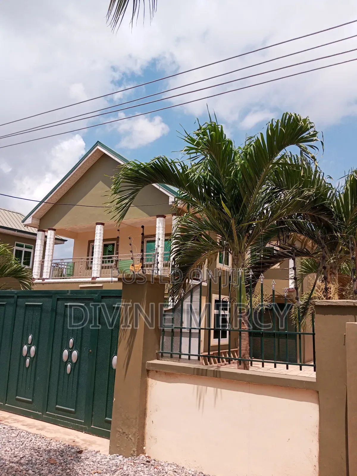5bdrm Duplex in Camp Road, Awutu Senya East Municipal for sale