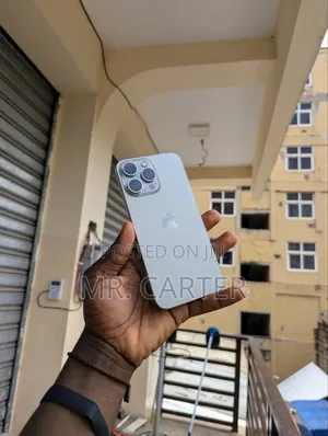 New Apple iPhone 15 Pro Max 256 GB White