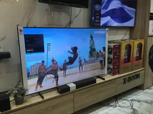 UHD Smart Glossy Samsung 65”Cu7000 Tv  