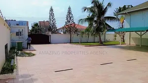 7bdrm House in Adjiriganor for sale
