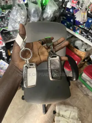 Range Rover Remote Metallic Cover