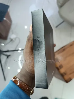 New Samsung Galaxy Z Fold6 256 GB Blue