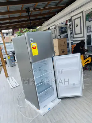Energy Sufficient LG GN-B312PLGB Top Freezer Fridge.