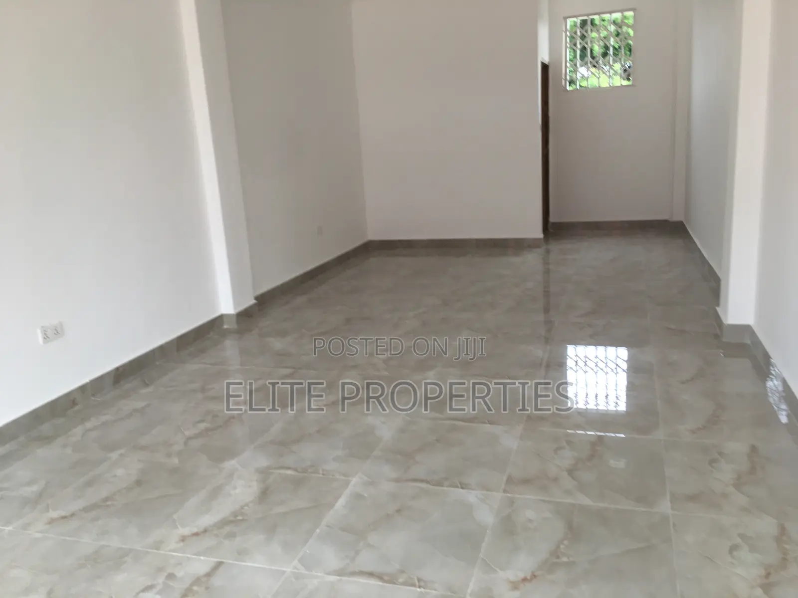 Newly Built Shop for Rent in Community 25