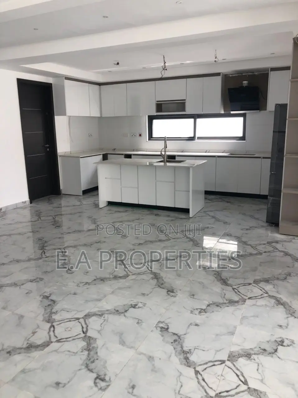 4bdrm House in E A Properties, American House for sale