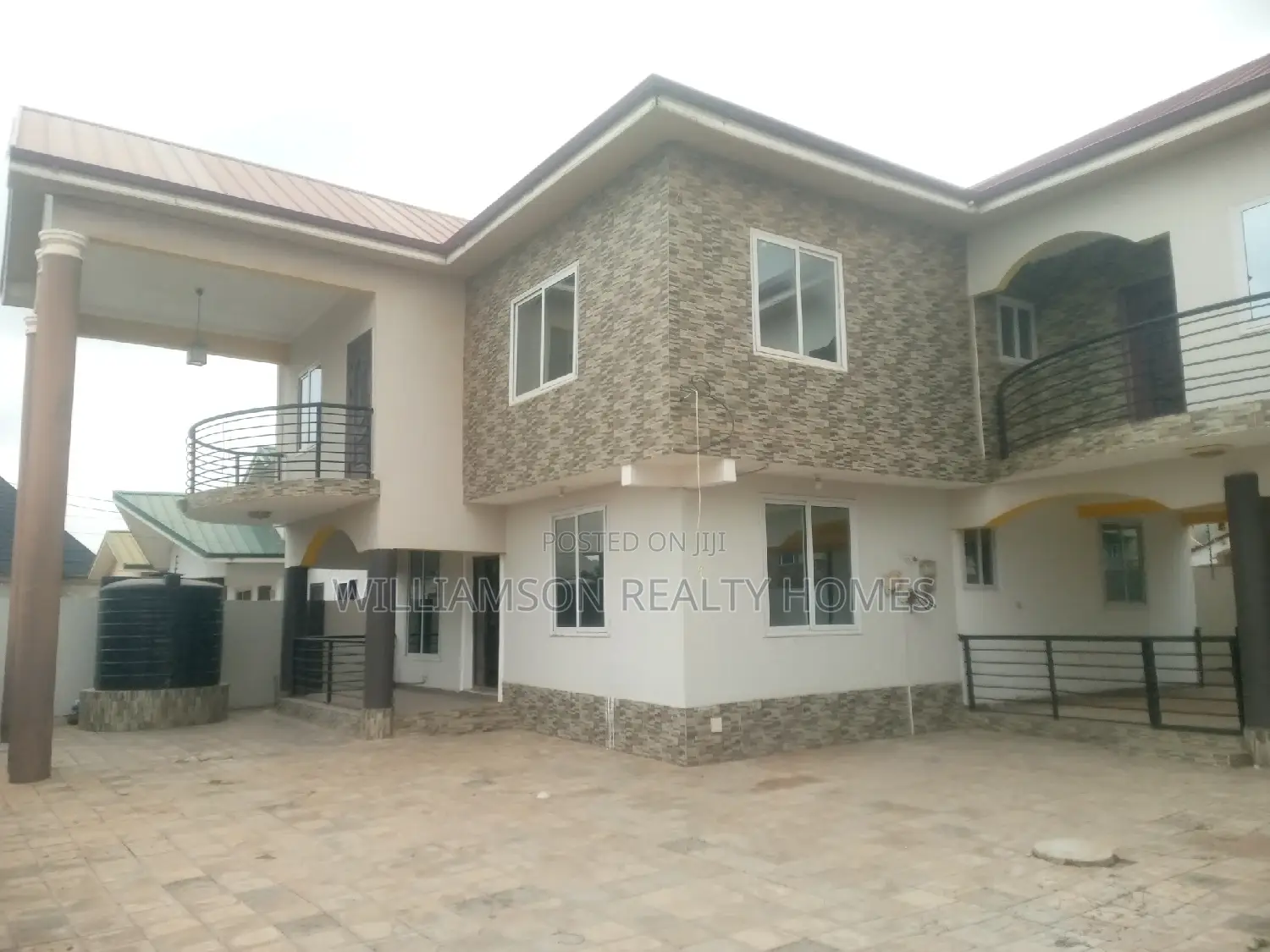5bdrm Duplex in Tempo Estate Area, Spintex for rent