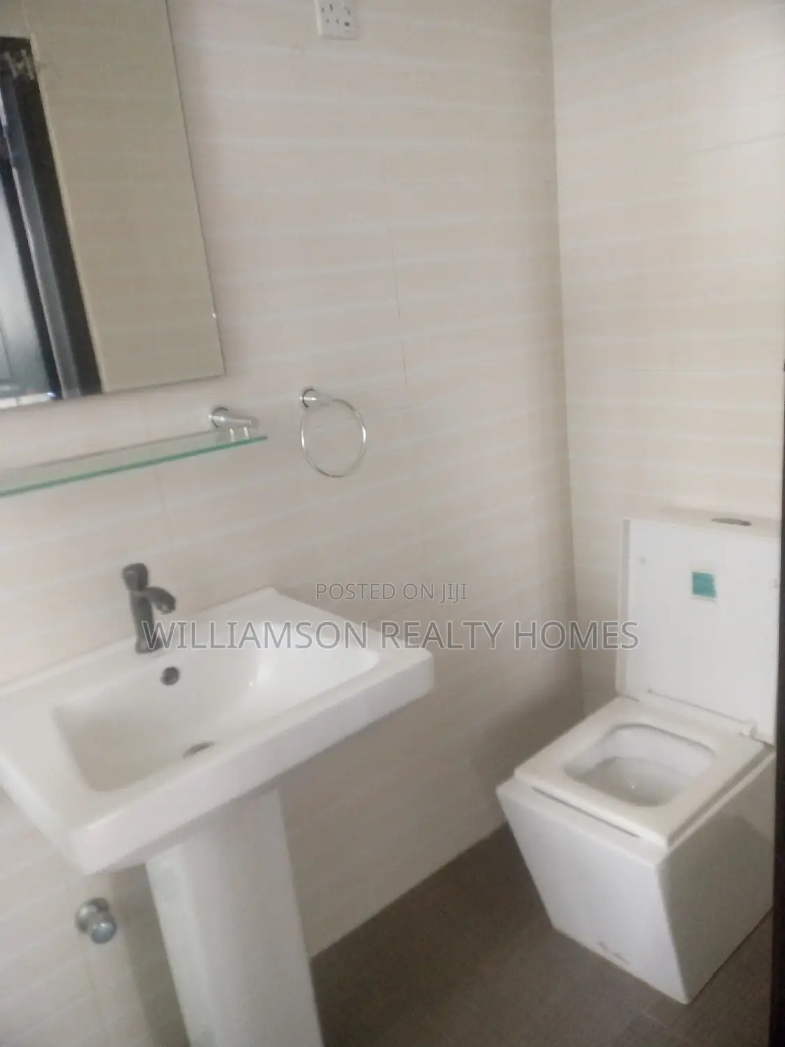 5bdrm Duplex in Tempo Estate Area, Spintex for rent