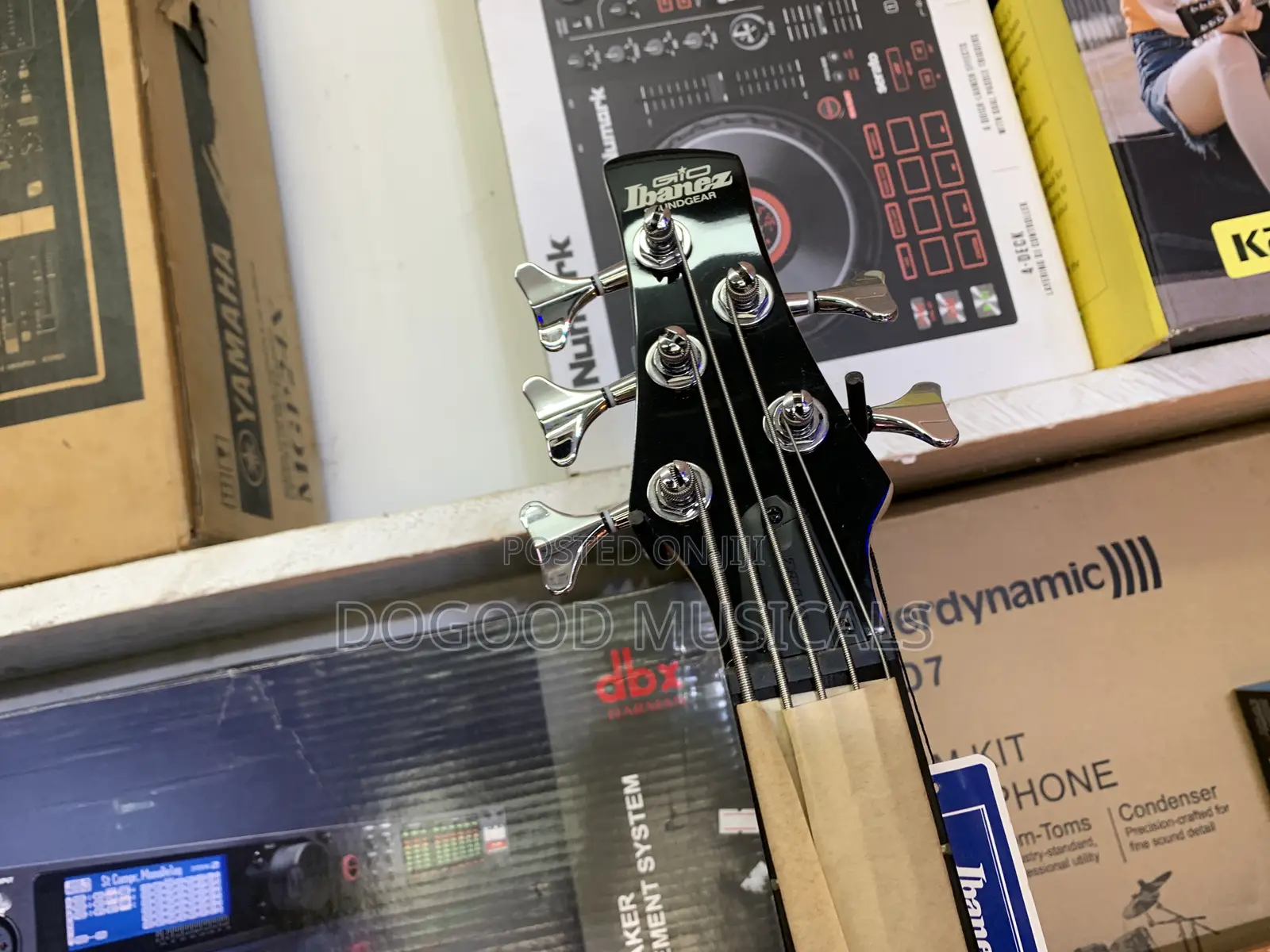 Ibanez Gio Soundgear 5strings Bass Guitar
