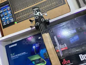 Ibanez Gio Soundgear 5strings Bass Guitar