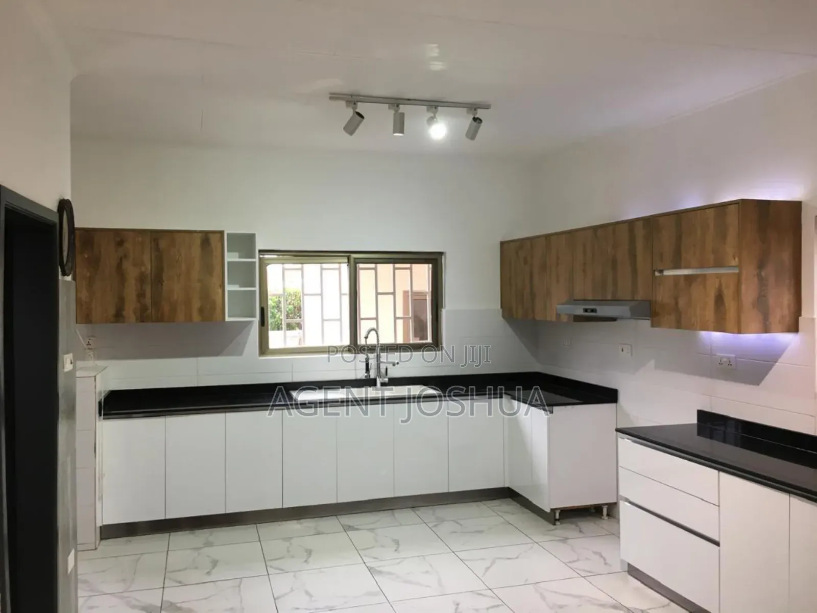 4bdrm House in Regimanuel Platinum, Airport Residential Area for rent