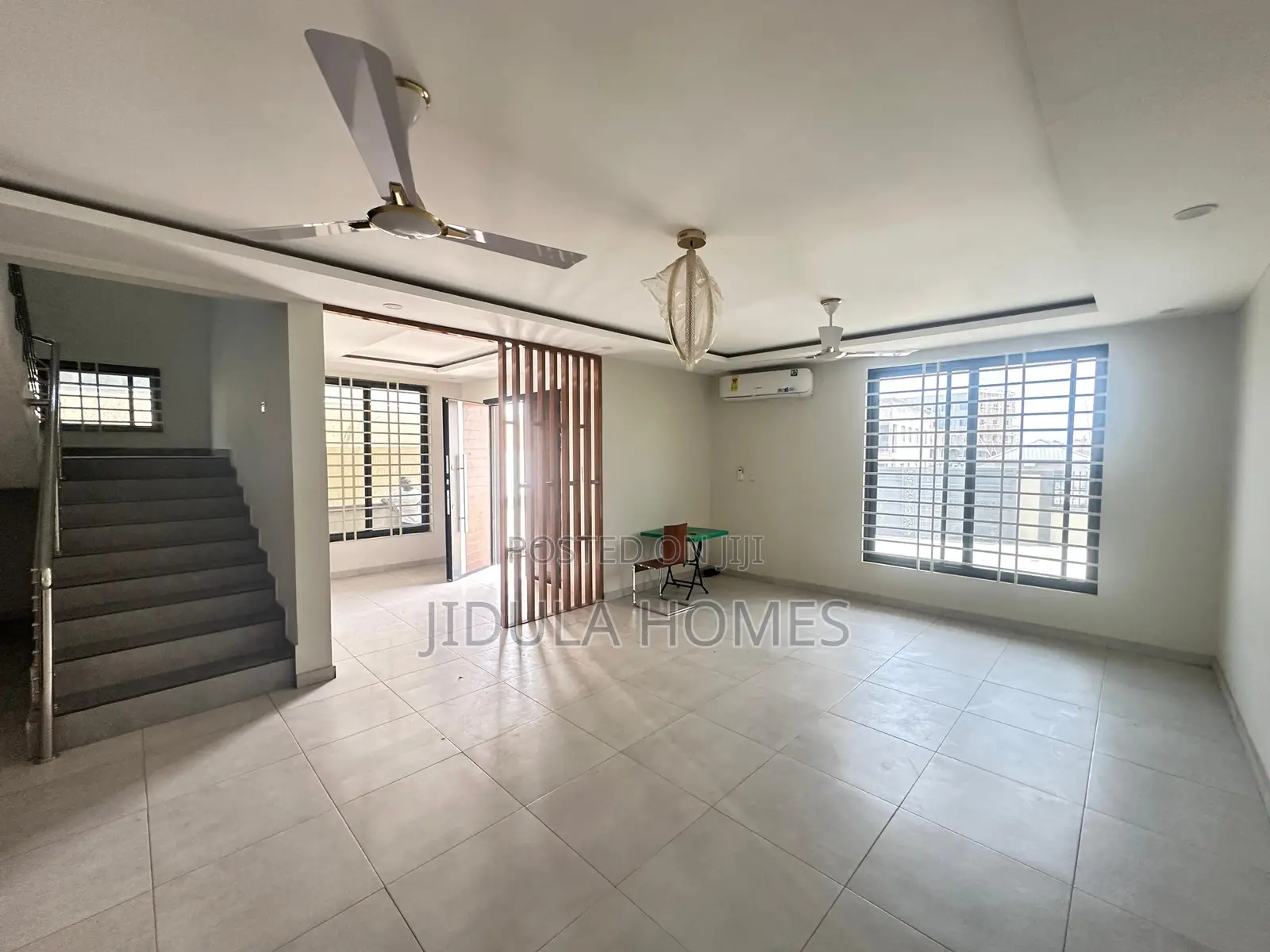 4bdrm Block of Flats in Lakeside Estate, Ashaley Botwe for sale