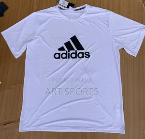 Adidas Top.