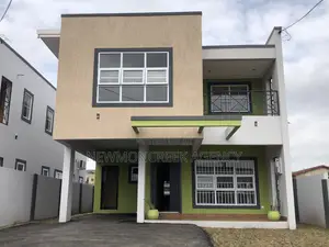 4bdrm Duplex in Lakeside Estates, Accra Metropolitan for sale