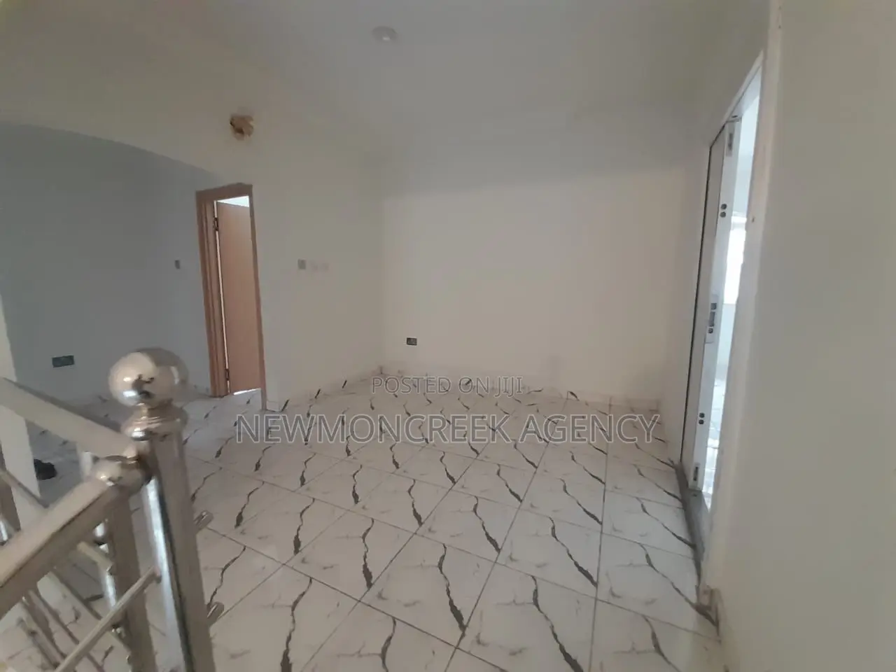 5bdrm Duplex in Lakeside Estates, Accra Metropolitan for sale
