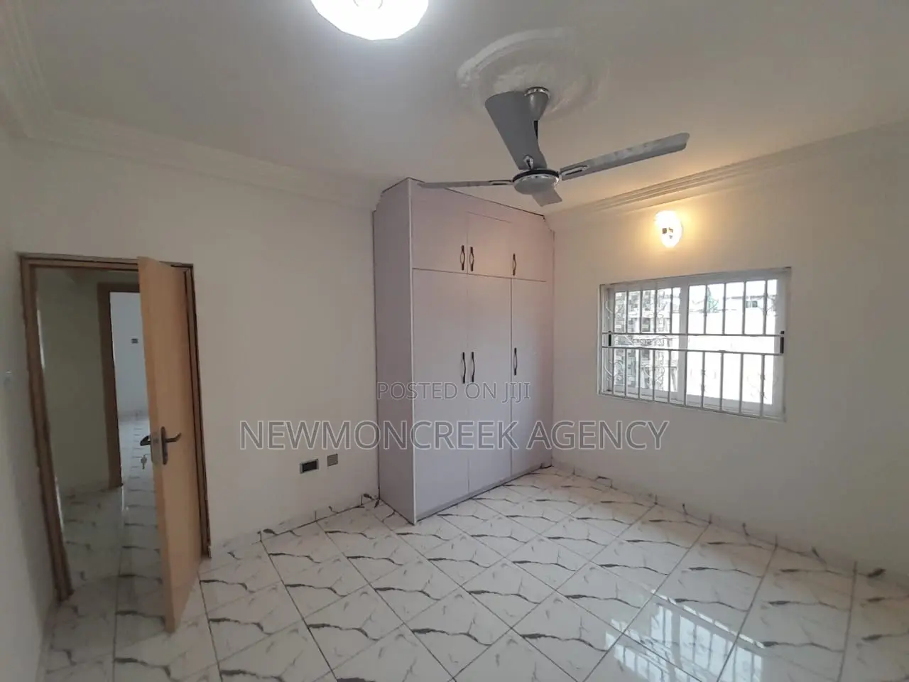 5bdrm Duplex in Lakeside Estates, Accra Metropolitan for sale