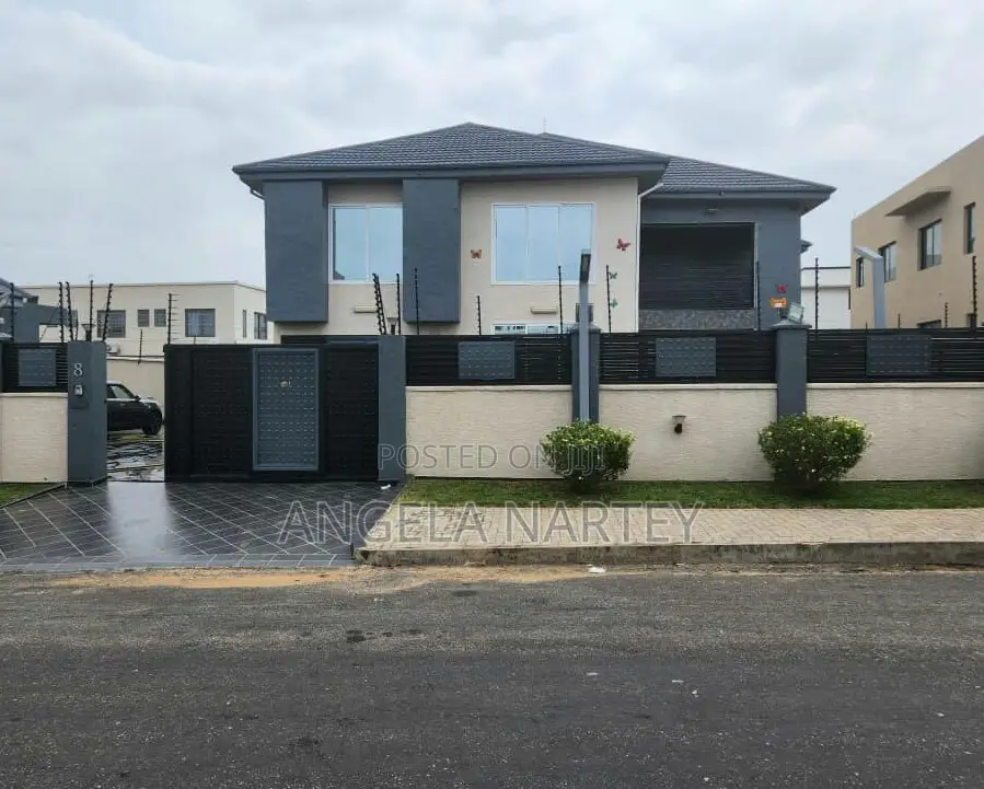 5bdrm House in Airport Hills, Accra Metropolitan for sale