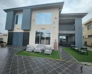 5bdrm House in Airport Hills, Accra Metropolitan for sale