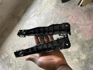 Toyota Camry 2012 Bumper/Fender Locker