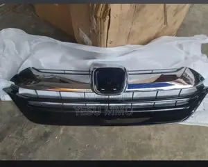 Honda CR-V 19 Front Grille