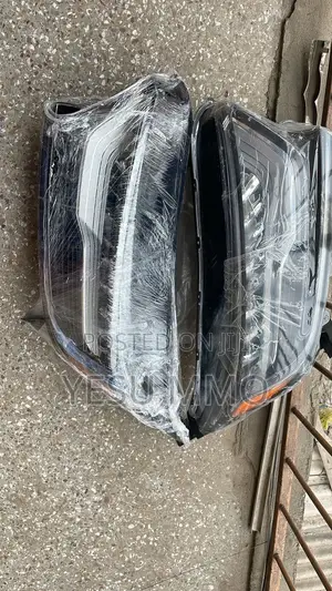 Honda CR-V 18 Touring Headlight