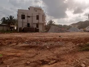 Full Plot of Land for Sale in Santasi