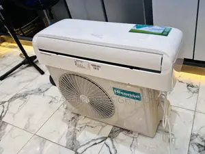Elegant Hisense 2.0hp R410 Gas White