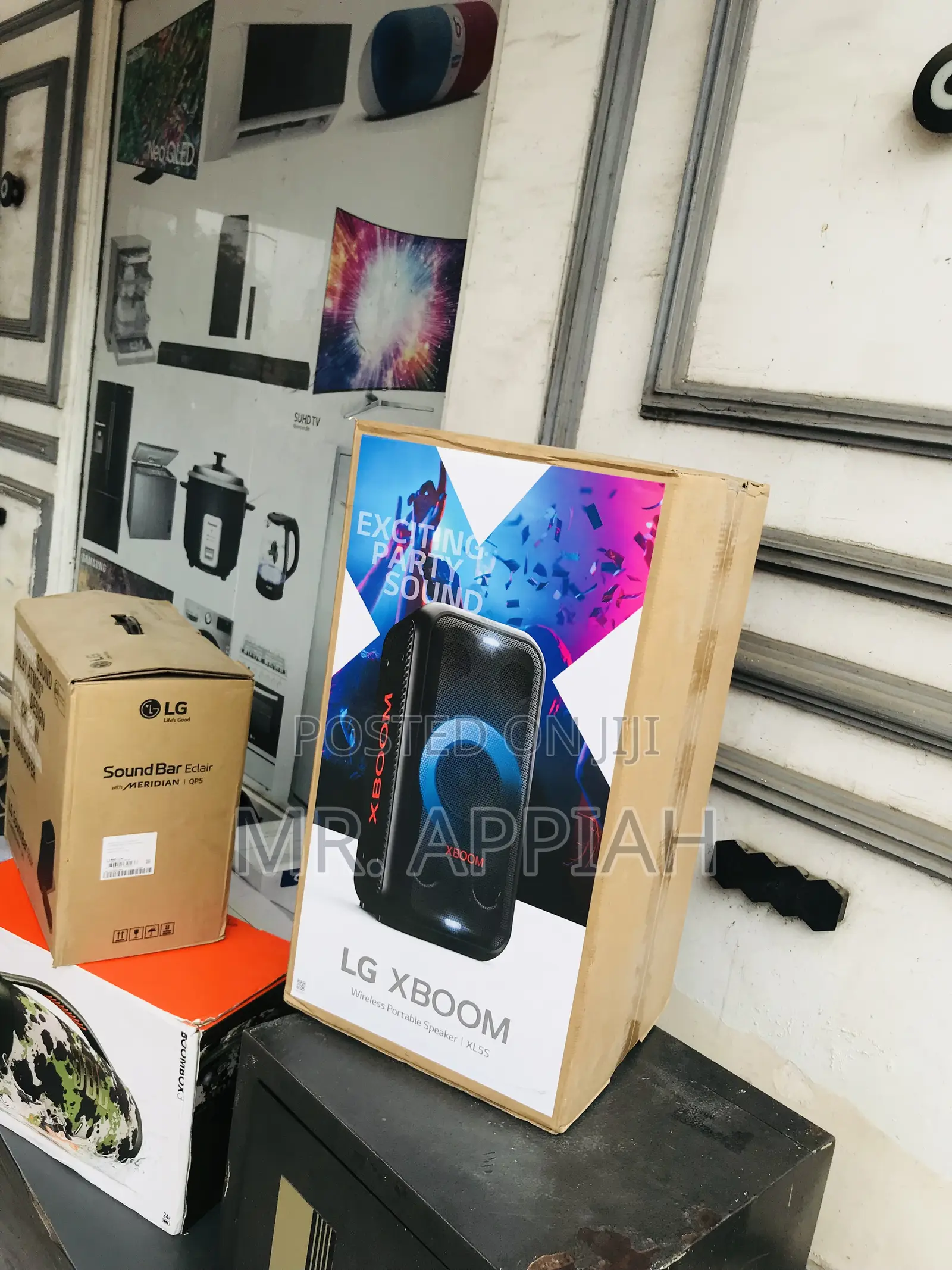 Sleek Lg-Xl5s Xboom Portable Bluetooth Speaker.
