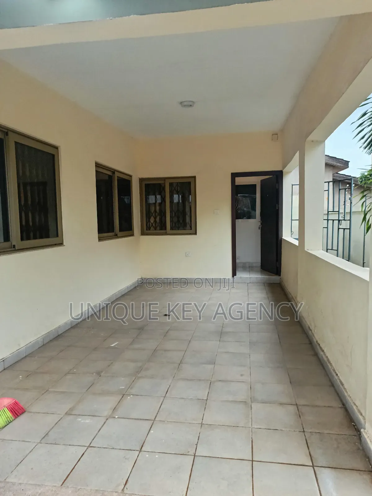 Furnished 3bdrm Apartment in Unique Key Agency, American House