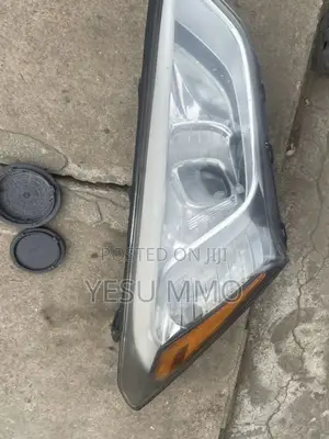 Hyundai Santa Fe 2014 Headlight