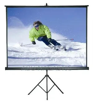 Tripod Projector Screen 143x143