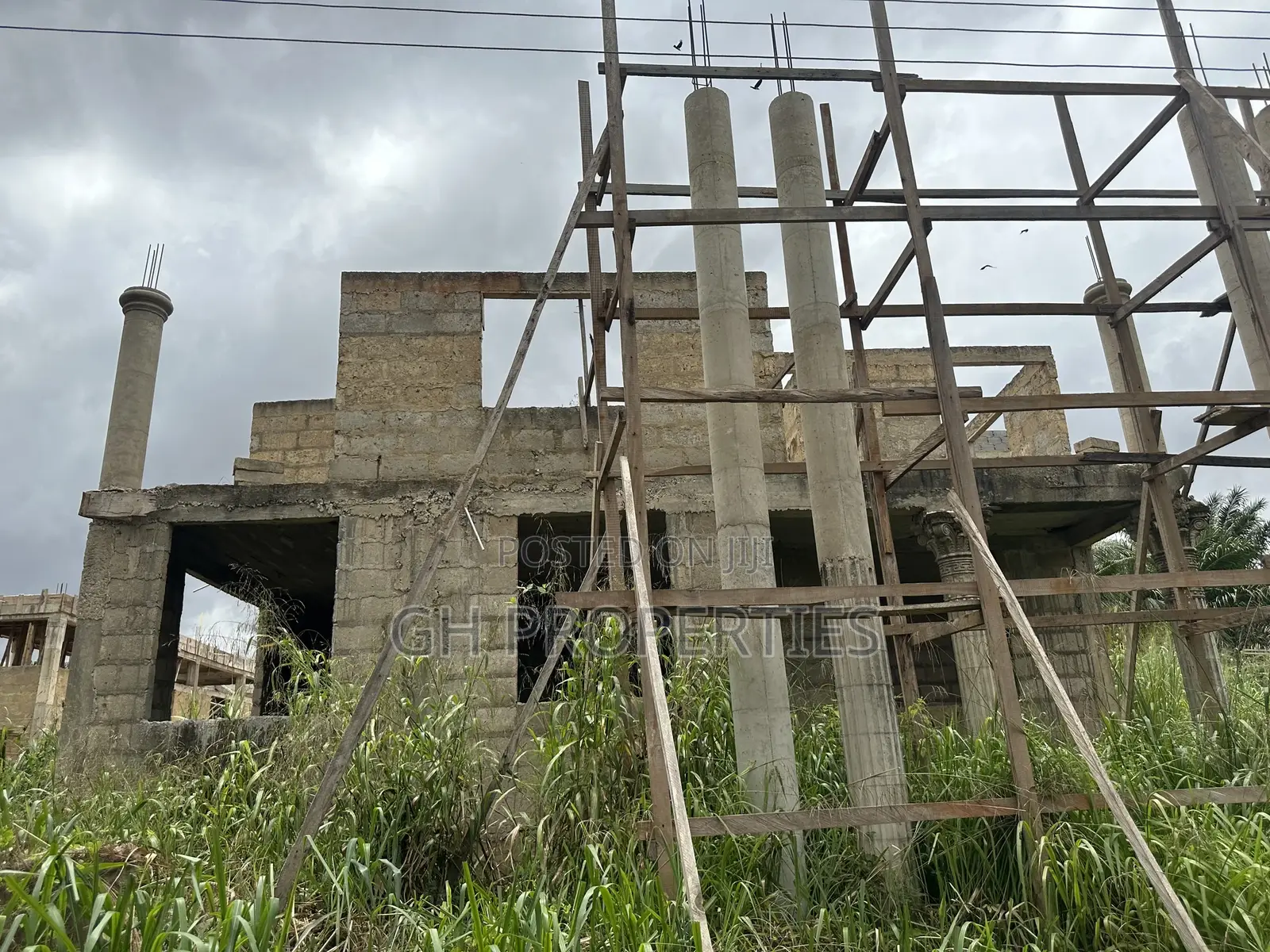 5bdrm House in Kotwi, Kumasi Metropolitan for sale