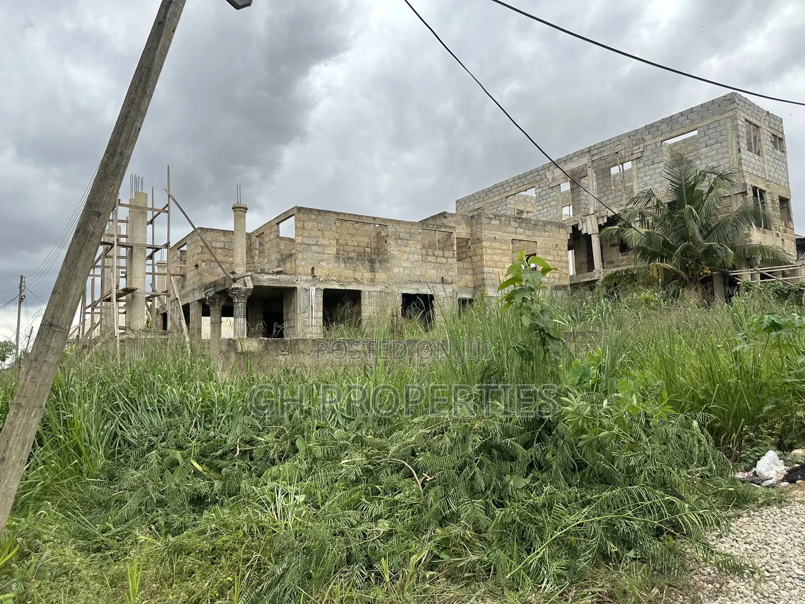 5bdrm House in Kotwi, Kumasi Metropolitan for sale