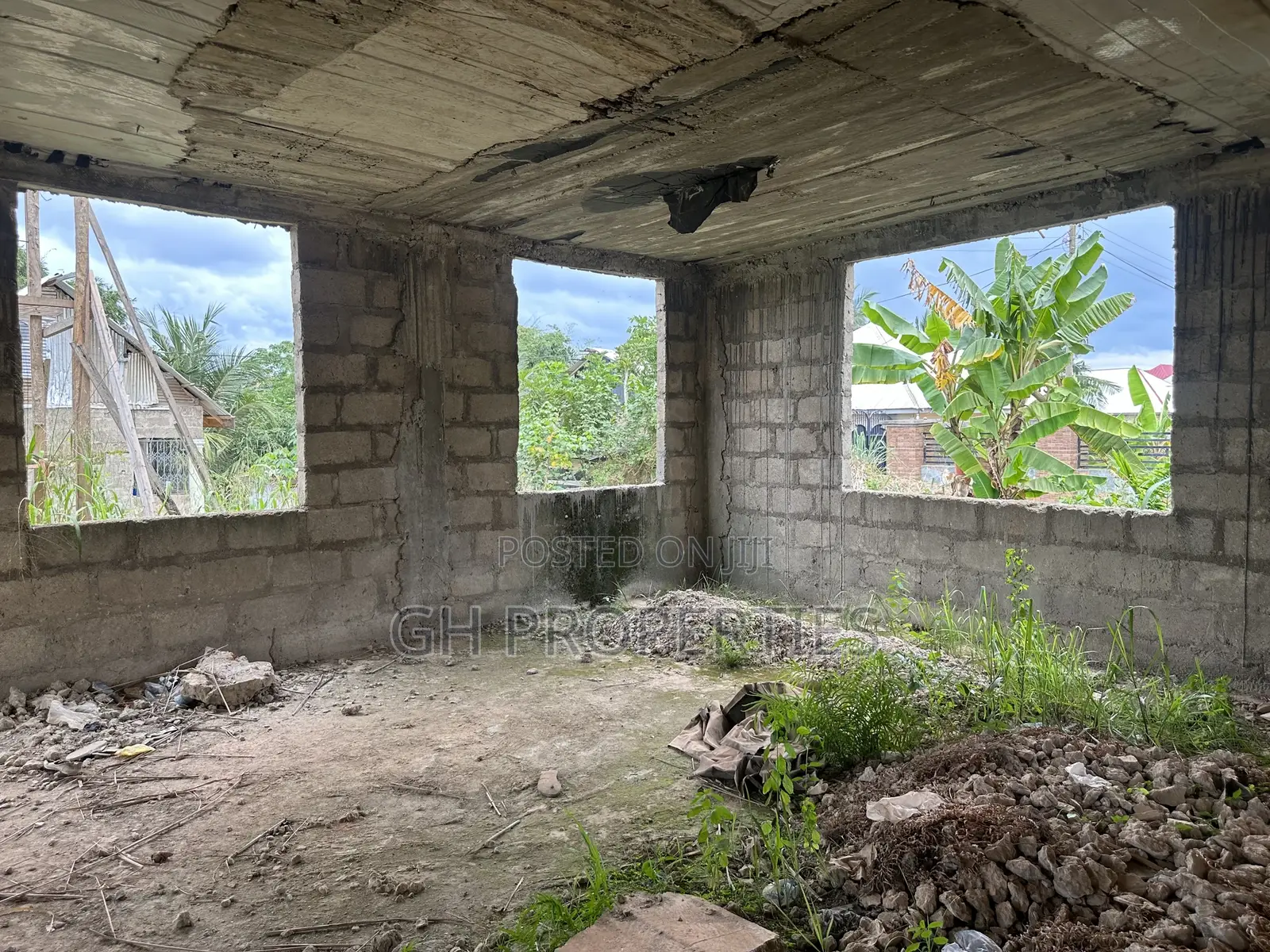 5bdrm House in Kotwi, Kumasi Metropolitan for sale