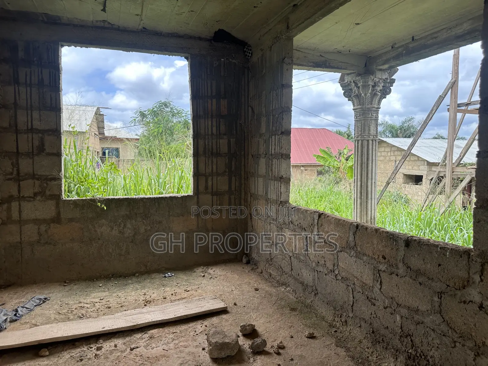 5bdrm House in Kotwi, Kumasi Metropolitan for sale
