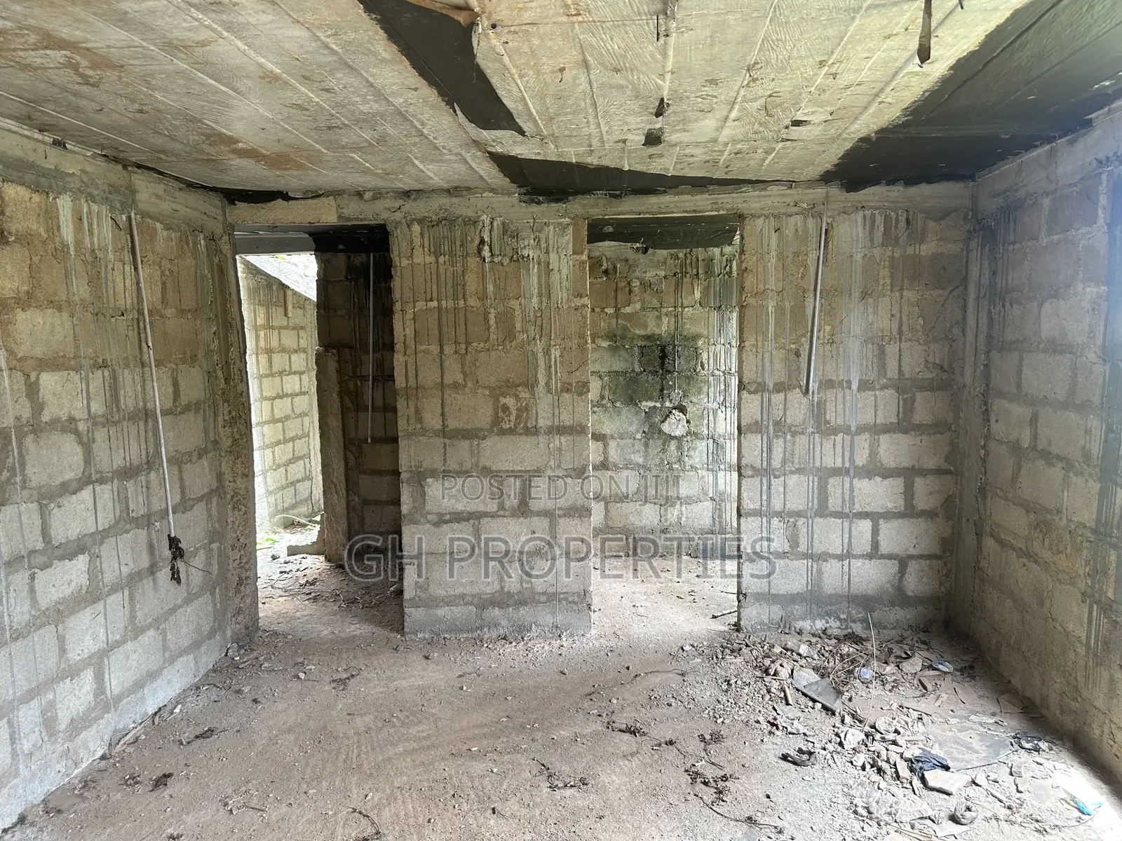 5bdrm House in Kotwi, Kumasi Metropolitan for sale