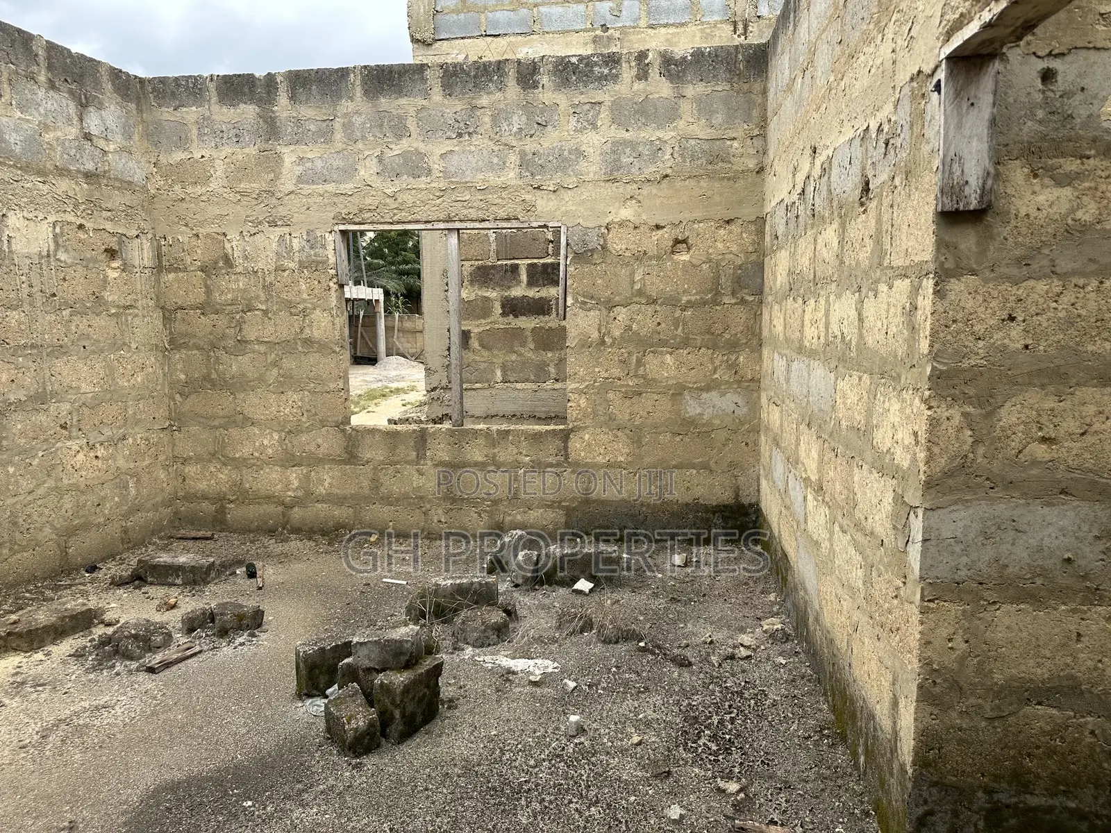 5bdrm House in Kotwi, Kumasi Metropolitan for sale