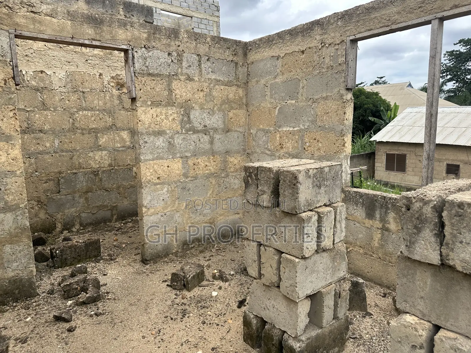 5bdrm House in Kotwi, Kumasi Metropolitan for sale