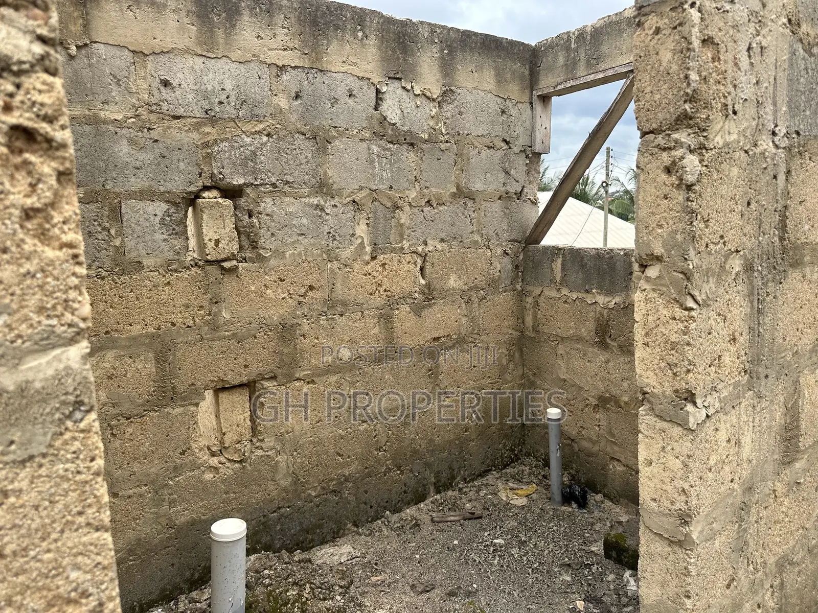 5bdrm House in Kotwi, Kumasi Metropolitan for sale