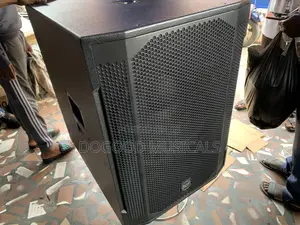 RCF TT18 Active Bass Speaker